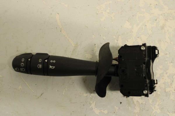 COMMODO DACIA LOGAN / SANDERO ( COTE CLIGNOTEUR ) - Vue 1